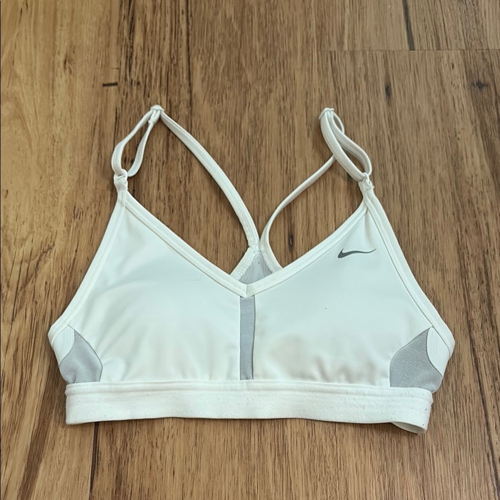 Nike women’s Indy sports bra white size xs